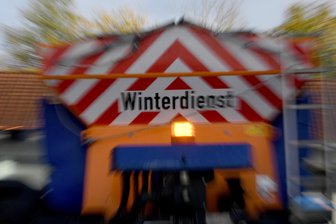 Erzgebirge: Straßenmeistereien rüsten sich für die Wintersaison - Bis zu 56 Fahrzeuge stehen für den Winterdienst im Erzgebirgskreis zur Verfügung.