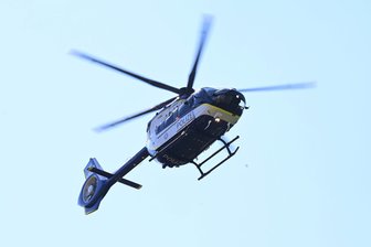 Erzgebirge: Vermisste Frau tot in Waldstück gefunden - Bei der Suche nach einer 63-Jährigen kam auch ein Helikopter zum Einsatz.