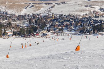 Erzgebirge: Wintersportort beteiligt sich an Projekt zu Tourismus-Akzeptanz - Der Winter-Tourismus ist Wirtschaftsmotor Nummer 1 in Oberwiesenthal.