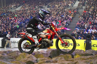 Erzgebirger beendet Superenduro-Europameisterschaft in den Top Ten - Florian Görner zum vorerst letzten Mal vor großer Hallenkulisse.
