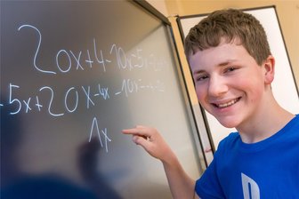 Erzgebirger ist schlauester Siebtklässler Sachsens im Bereich Mathe - Der 13-jährige Maximilian Hetze besucht die Klasse 7c der Oberschule Olbernhau. Im Landeswettbewerb Mathematik belegte er in seiner Jahrgangsstufe den ersten Platz.