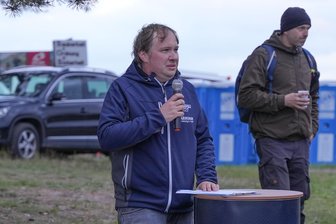 Erzgebirger ruft Enduro-Serie ins Leben – und darf eine gelungene Premiere feiern - Denis Günther (l.) hat nun seine zweite Rennserie gegründet.