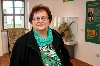 Erzgebirgerin erfüllt sich zum 75. besonderen Wunsch - Sigrid Lichtenberger im Museum Saigerhütte.