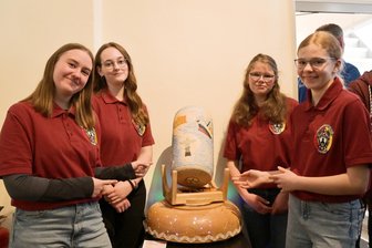 Erzgebirgische Jugendkulturtage: Teilnehmer zeigen handwerkliches Können - Im Bild (v. l.) Marleen Melzer, Hermine Mokry, Amy Jäger und Lea Schellenberger.
