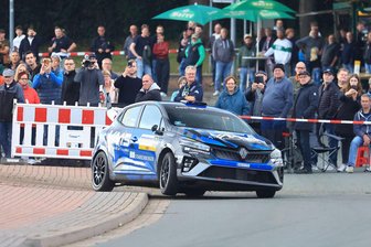Erzgebirgisches Duo rast vorzeitig zum Titel in der Deutschen Rallye-Meisterschaft - Auch bei der Rallye Stemweder Berg war das erzgebirgische Duo um Carsten Mohe und Andrea Lieber in der RC3-Kategorie wieder am schnellsten unterwegs.
