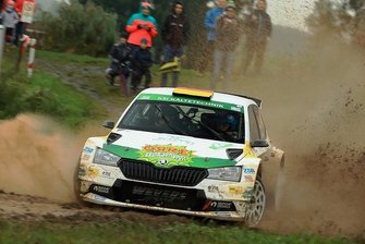 Erzgebirgs-Rallye kehrt zum Sachsenring zurück - Volles Rohr! Der Zwickauer Julius Tannert ging bei der Rallye Erzgebirge 2019 auch in diesem Schlammloch nicht vom Gas. Die Passage am Beuthenteich in Oberdorf gehört auch am Samstag wieder als Bestandteil zu den Wertungsprüfungen.