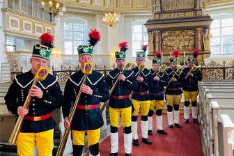 Erzgebirgsensemble Aue feiert mit Gästen seinen 60. Geburtstag - Die Russischen Hörner sind ein Alleinstellungsmerkmal des Erzgebirgsensembles Aue. Hier kamen sie in der St.-Georgen-Kirche in Schwarzenberg für einen Fernsehbeitrag zum Einsatz.