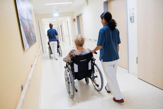 Erzgebirgsklinikum baut in Stollberg neue Abteilung auf - Das Erzgebirgsklinikum befindet sich in einem Insolvenzverfahren in Eigenverwaltung mit dem Ziel der Sanierung. „Wir sind nicht pleite“, betonte Geschäftsführer Marcel Koch. Für die Patienten ändere sich nichts.