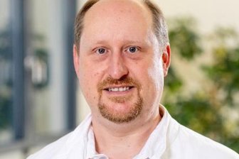 Erzgebirgsklinikum holt neuen Chefarzt aus Zwickau - Seit dem 1. Januar verstärkt Dietmar Nicky Reichel als neuer Chefarzt das Team des Instituts für Radiologie am Standort Stollberg.