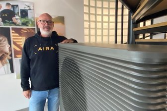 Erzgebirgskreis vorn bei Wärmepumpen-Förderung: So viele Sachsen profitieren von Habecks umstrittenem Heizungsgesetz - Belegschaft massiv aufgestockt: Danilo Voigtmann, Chef des Standorts Glauchau des schwedischen Wärmepumpen-Herstellers Aira.