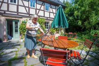 Erzgebirgskrimi in Flöha und Umgebung: Wo steht die „Pilgerherberge Chemnitz“ wirklich? - Kathrin Gerschler ist die Betreiberin der sogenannten Pilgerherberge Chemnitz, die sich in Wirklichkeit nicht in Chemnitz befindet.