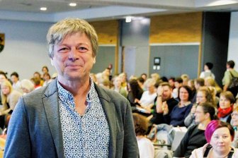 Erzieher lernen in Annaberg-Buchholz neuen Ansatz kennen - Markus Bach leitete eine Fortbildung für Erzieher in Annaberg. 