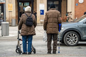 Es geht um eine Viertelmillion Euro: Erzgebirgerin plündert Senioren-Konto und fälscht Testament - Das Vermögen eines alten Ehepaares wurde zur Verlockung für eine Frau im Erzgebirge, die sich vom Konto der alten Leute bediente.