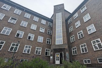 „Es hat etwas von Freikaufen“: Erzgebirger vergewaltigt Stiefkind, doch er entgeht dem Gefängnis - Das Landgericht Chemnitz: Der Angeklagte musste sich wegen des Vorwurfs des schweren sexuellen Missbrauchs von Kindern verantworten.