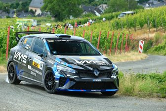 Es ist angerichtet: 20. Rallye Grünhain verspricht ein Motorsportspektakel - Der Crottendorfer Carsten Mohe – hier im Renault Clio R3 bei der DRM in Aktion – gehört als Vorjahreszweiter zu den Favoriten bei der 20. Rallye Grünhain, die kommenden Sonnabend ihren 20. Geburtstag feiert.