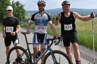 "Es ist immer steil und es tut immer weh" - Waren am schnellsten oben: Läufer André Kirmse vom Team Physio Vital Oederan, Radfahrer Martin Pährisch vom Team Lindner ERZ-Ritter und Rollskifahrer René Meischner vom SC Norweger Annaberg (v. l.). 