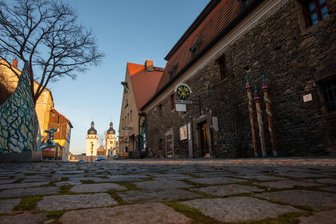 „Es ist nicht leise in meinem Kopf“ und „Brüche“: Besondere Doppelausstellung öffnet am Samstag im Plauener Malzhaus - Das Malzhaus in Plauen ist Schauplatz einer besonderen Doppelausstellung.