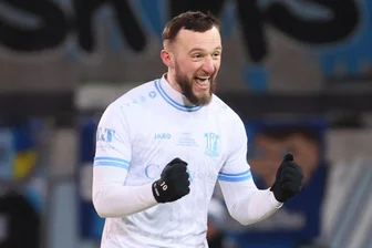 „Es war grandios“: Blitztorschütze des Chemnitzer FC will weiter Gas geben - Erleichterung und Freude pur: Artur Mergel jubelt nach seinem Blitztor gegen Lok Leipzig.