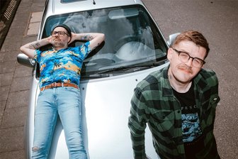 „Es wird eine bunte Tüte“: Jupiter Jones spielen beim Zwickauer Stadtfest ein „Best of“-Programm - Jupiter Jones spielen am Freitagabend beim Stadtfest in Zwickauf auf der Hauptmarkt-Bühne vorm Rathaus.