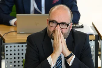 „Es wird noch nicht da gespart, wo‘s weh tut“: Was Sachsens Wirtschaft und Kommunen der Minderheitsregierung vorwerfen - Ertrug an zwei Tagen drei Landtagsanhörungen zum Haushalt: Finanzminister Christian Piwarz (CDU).