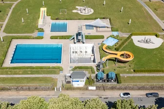 Es wird wieder heiß im Vogtland: Freibad in Plauen öffnet erneut - Sauna schließt - Das Plauener Freibad Haselbrunn ist bald wieder offen.
