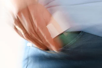 Eskalation im Discounter: 24-Jährige mit Schokoriegeln, Milch und Kosmetikartikel ertappt - Weil eine Ladendiebin in einem Discounter (Symbolbild) nach ihrem Auffliegen aggressiv wurde und sich wehrte, musste sie sich vor dem Amtsgericht in Freiberg verantworten.