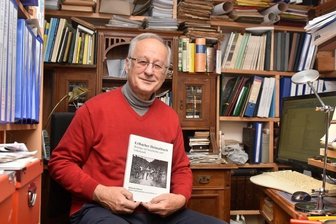 Eßbachs vierter Streich - Helmuth Eßbach hat den vierten Band des Erlbacher Heimatbuches fertig gestellt. 