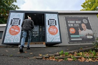 Essen aus dem Automaten in Chemnitz: Von ganzen Mahlzeiten bis zu frischen Eiern - Rund um die Uhr frisches Essen: Das versprechen die Automaten von „Cook in the Boxx“. Einer steht an der Goethestraße.