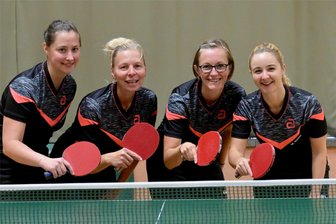 ESV Lok Zwickau punktet auf Anhieb in der Tischtennis-Oberliga - Vanessa Göhler, Nadine Richter, Sabine Schumann und Melanie Hüttel (von links) haben in der Oberliga einen guten Saisonstart hingelegt.