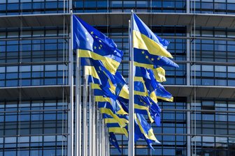 EU beschließt Sanktionen gegen weitere russische Oligarchen - 
