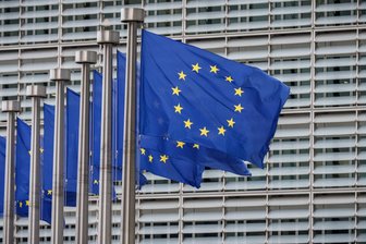 EU erlaubt Milliarden-Hilfe für Klimaschutz in Industrie - Die EU-Kommission genehmigt ein milliardenschweres Beihilfeprogramm Deutschlands für den Klimaschutz in der Industrie. (Symbolbild)