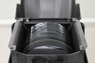 EU-Kommission will Unabhängigkeit bei Chips, Cloud und KI - Die EU-Kommission will unter anderem die Versorgung mit Halbleitern sicherstellen. Im Bild: Zwischenprodukte, sogenannte Wafer, in den Räumen des Halbleiterproduzenten Nexperia. (Symbolbild)