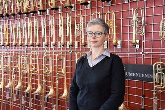 EU-Nutzungsverbot: Instrumentenbau im Vogtland erwartet harte Zeit - Kerstin Voigt, Metallblasinstrumentenmachermeisterin aus Markneukirchen