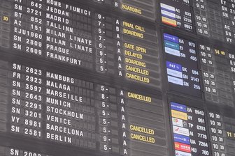 EU-Staaten rücken von Forderung zu Flugverspätungen ab - Welche Rechte haben Reisende, wenn der Flug verspätet ist oder ganz gestrichen wird? (Symbolbild)