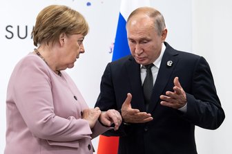 EU wird vorerst keinen Russland-Gesandten ernennen - Altkanzlerin Merkel hält es für keine gute Idee, Ex-Regierungschefs mit Kremlchef Putin verhandeln zu lassen. (Archivbild)