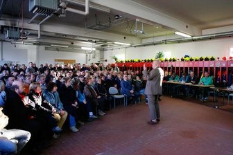 Euba: 1800 Unterschriften gegen Windkraft-Pläne übergeben -