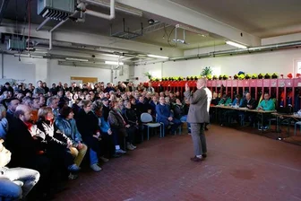 Euba: 1800 Unterschriften gegen Windkraft-Pläne übergeben -
