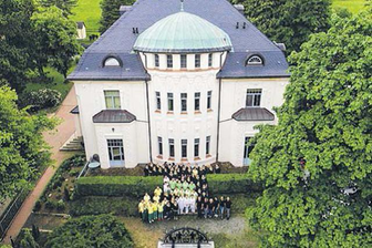 EUBIOS: 20 Jahre unermüdlich im Dienste des "guten Lebens" tätig - Blick von oben auf die Reha-Fachklinik EUBIOS in Thalheim.