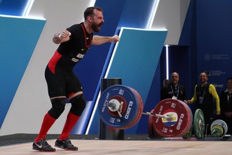 Europa-Champion will jetzt auch Deutscher Meister werden - Raphael Friedrich jubelt in der moldauischen Hauptstadt Chisinau über den Europameistertitel.