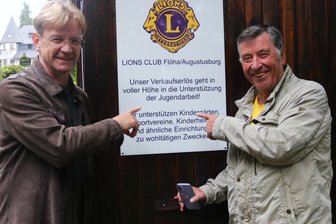 Europa, China, Augustusburg – Chor gestaltet besonderes Adventskonzert - Werner Sieber (r.) und Dr. Lucas Lindner engagieren sich beim Lionsclub Flöha/Augustusburg.
