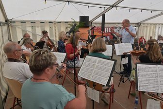 Europa-Musikzug aus Partnergemeinde kommt zum Mondfest nach Zschorlau - Zum Abschluss des Mondfestes findet ein Konzert des Orchesters der Allianzgemeinden statt.