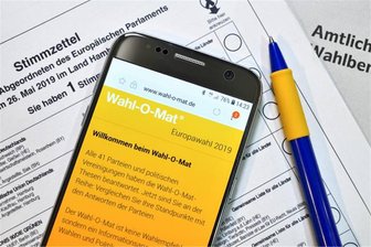 Europawahl: Wahl-O-Mat ab sofort online - Wie bereits vor fünf Jahren können Nutzer für die Europawahl 2024 die Wahlentscheidungshilfe Wahl-O-Mat nutzen, um den Grad der persönlichen Übereinstimmung mit ausgewählten Parteien herauszufinden.