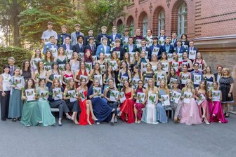 Evangelische Schulgemeinschaft Erzgebirge: Das sind die Abiturienten und die Oberschul-Absolventen 2025 - Die Abiturienten 2025 der Evangelischen Schulgemeinschaft Erzgebirge.