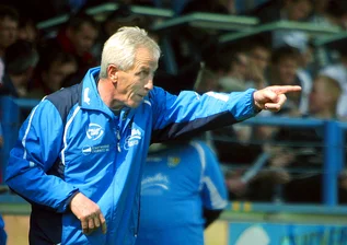 Ex-CFC-Trainer Christoph Franke wird 80: Ein bewegtes Fußballer-Leben in Bildern - 26. April 2008: Christoph Franke  als CFC-Trainer beim 2:0 in der Oberliga über den FSV Zwickau.