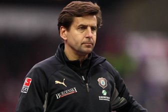 Ex-Erzgebirge-Aue-Trainer Weber schwer an Krebs erkrankt – Männel mit emotionalen Worten - Ex-Erzgebirge-Aue-Trainer Heiko Weber ist schwer an Krebs erkrankt.
