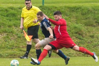 Ex-Erzgebirgsligist fängt in Mittelsachsen neu an - Obwohl Toni Schuster (r.) einst mit Olbernhau in der Landesliga spielte, hält er Deutschneudorf auch in der Kreisklasse die Treue.