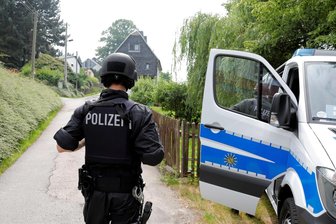 Ex-Freundin mit Drohne gestalkt? Angeklagter wegen anderer Tat zu Geldstrafe verurteilt - Im Sommer 2018 hatte der Angeklagte seine Ex-Freundin und deren Familie in Limbach-Oberfrohna bedroht. Die Polizei zeigte daraufhin Präsenz in dem Wohngebiet.
