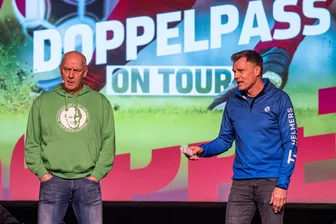 Ex-Profi Thomas Helmer vor Talk-Shows in der Region: „Mario Basler werde ich nie einbremsen“ - Früher waren sie gemeinsam bei Bayern München aktiv, heute reden sie auf der Bühne über Fußball: Moderator Thomas Helmer und Experte Mario Basler kommen mit der Talkrunde „Doppelpass live“ am 14. Mai nach Limbach-Oberfrohna und am 15. Mai nach Aue.