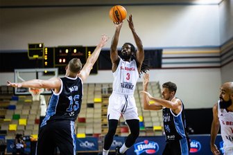 Ex-Publikumsliebling der Niners kommt nach Chemnitz: Was machen eigentlich die anderen Spieler der BBL-Premierensaison? - Marcus Thornton im Finale des Qualifikationsturnieres in Antalya. Beim 91:85-Sieg machte der ehemalige Chemnitzer 17 Punkte.