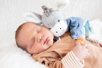 Excel und Aiden-Siggi treffen auf Elli und Lio: Diese Babynamen waren 2024 im Vogtland der Hit - E ist Trumpf: Wie Emil Berghorns Mama und Papa setzen viele Eltern im Vogtland auf einen klangvollen Vornamen mit dem Anfangsbuchstaben E.